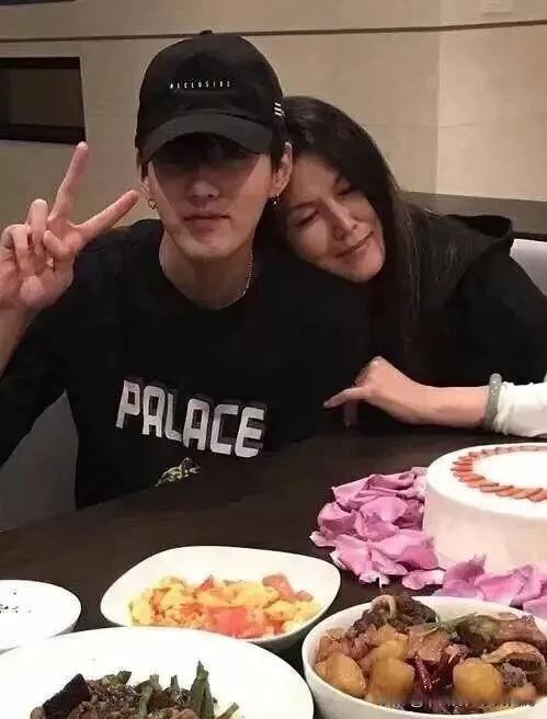 八卦吃瓜网红最新,揭秘娱乐圈幕后风云  第3张