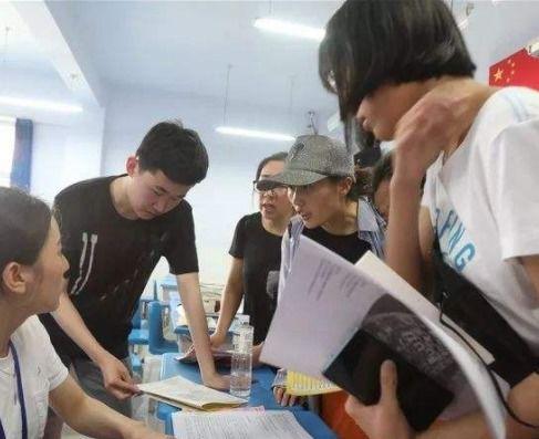 泰华中学家长爆料视频,泰华中学家长爆料视频揭露惊人内幕  第3张